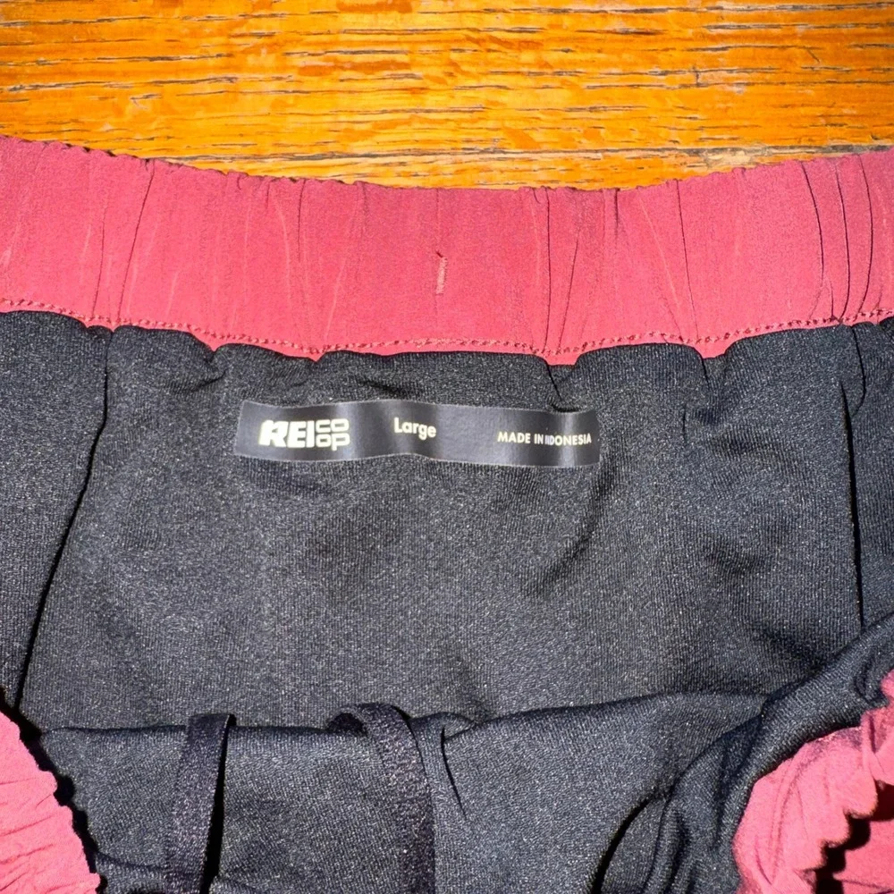 REI Co-op Swiftland Mens Running Shorts Magenta Pink Size Large 7 Inch Inseam